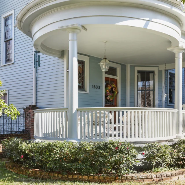 SOLD!!! The unicorn-- the one that got away-- the best porch in New Orleans. 
And now, my dear friends are off on their next adventure. So grateful for their trust. ❤️ 🥰🔥